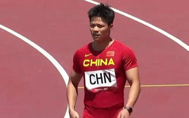 在椅子上的诱惑
